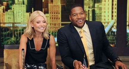 is-tracie-strahan-related-to-michael-strahan