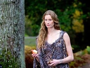 is-alyssa-sutherland-related-to-kiefer-sutherland