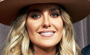 who-is-lainey-wilson-related-to?