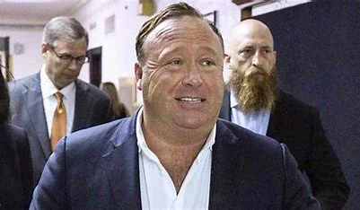 is-alex-jones-related-to-jerry-jones