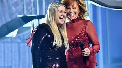 is-kelly-clarkson-related-to-reba