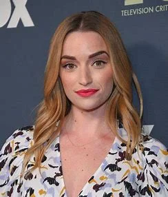is-brianne-howey-related-to-steve-howey