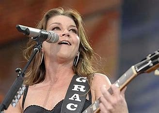 is-gretchen-wilson-related-to-heart