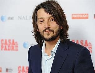 is-diego-luna-related-to-gabriel-luna