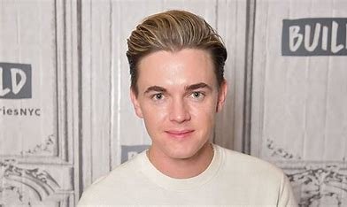 is-paul-mccartney-related-to-jesse-mccartney