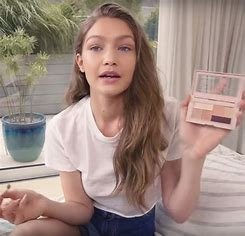 is-dua-lipa-related-to-gigi-hadid