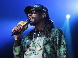 is-sasha-banks-really-related-to-snoop-dogg