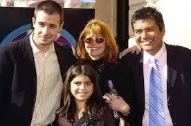 is-freddie-prinze-jr-related-to-george-lopez