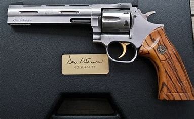 is-dan-wesson-related-to-smith-and-wesson